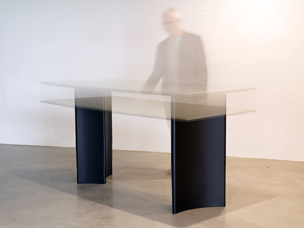 Up-down Desk in Motion